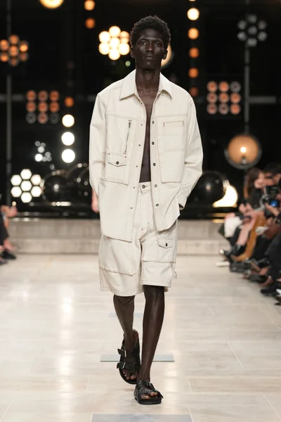 Look 42